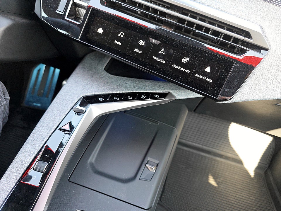 Bild på Peugeot E-5008 Winter Edition+ - DEMO