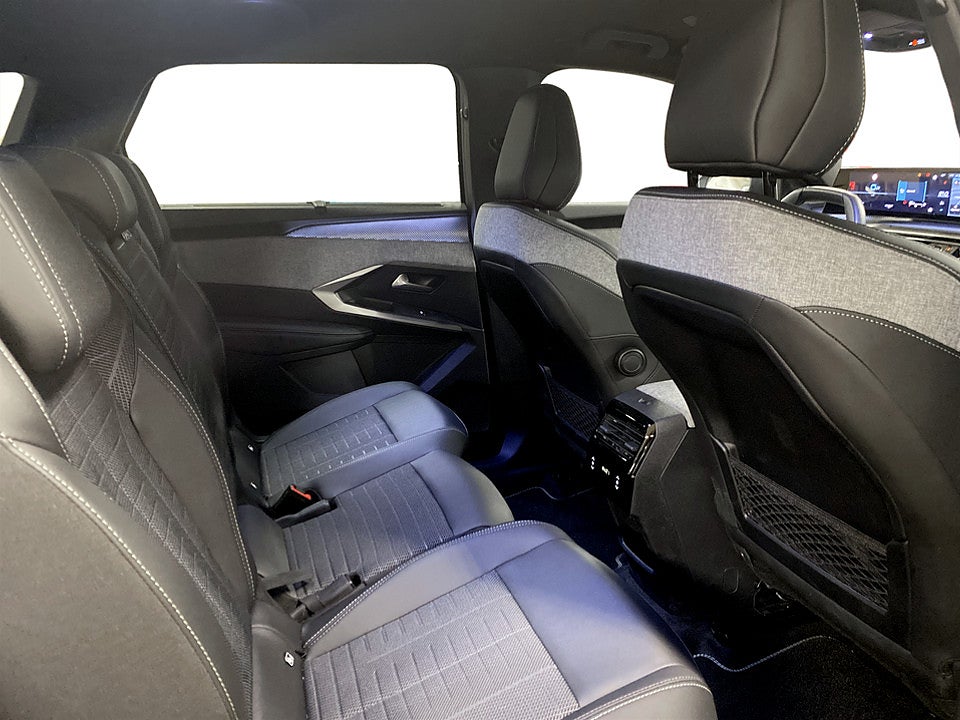 Bild på Peugeot 5008 GT Hybrid 145hk Aut 7-SITS B-KAMERA CARPLAY