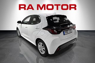 Halvkombi Toyota Yaris 9 av 22