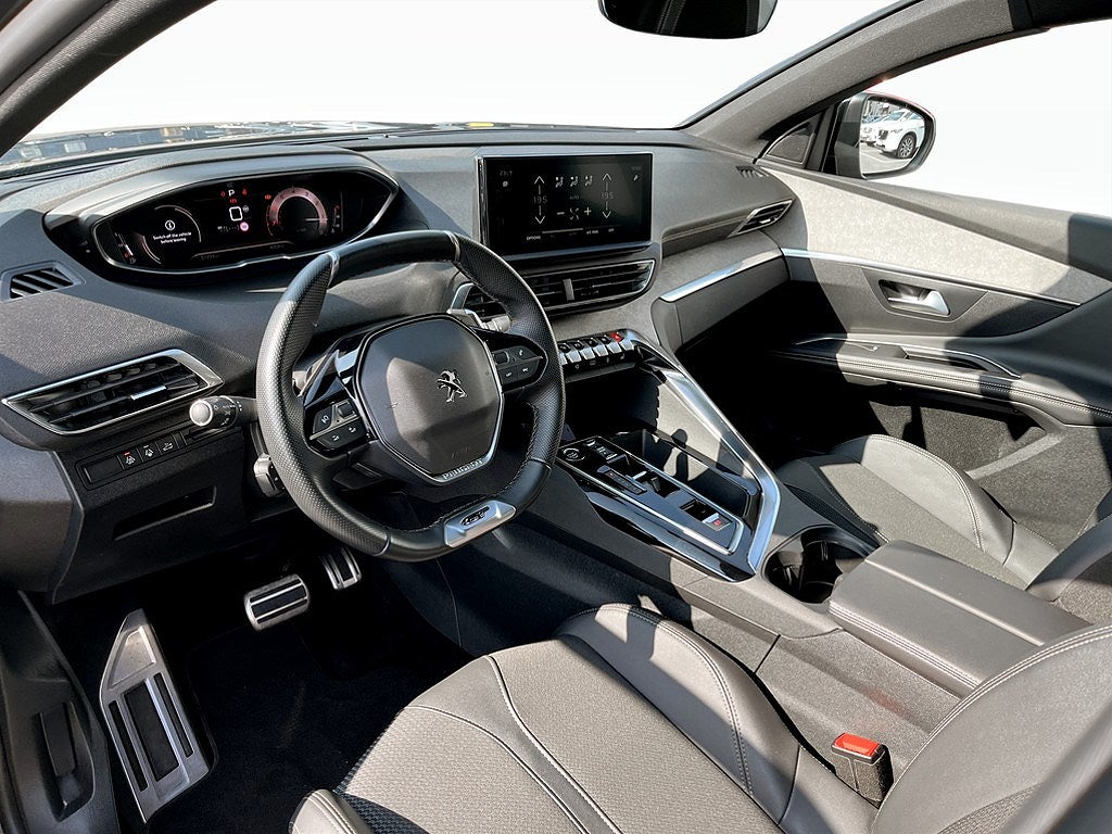 Bild på Peugeot 3008 GT Black Pack 1.2 PT 130hk Aut - B-KAMERA, CARPLAY