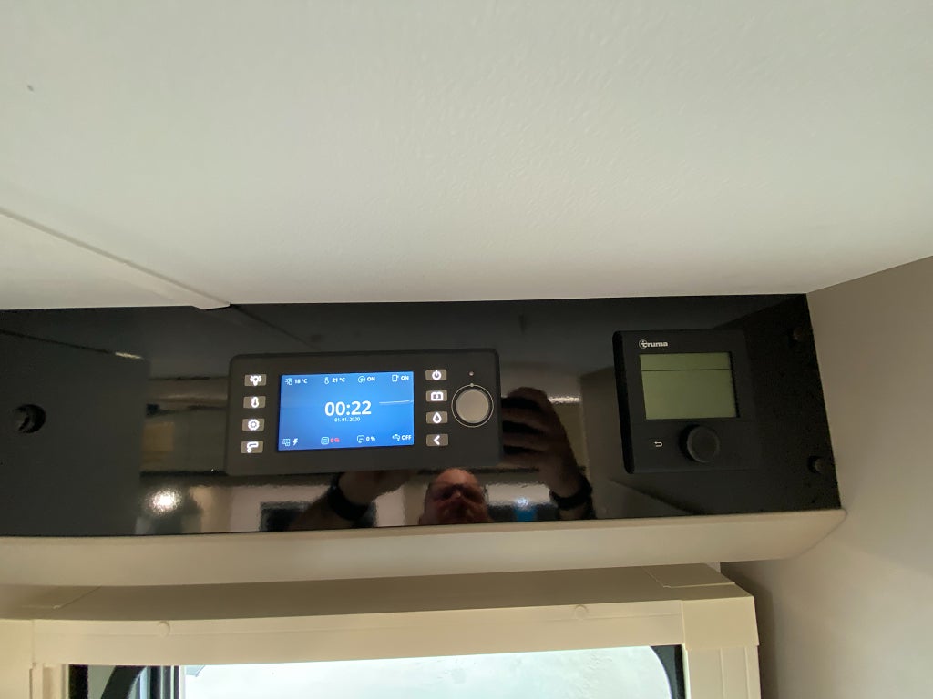 Adria Compact DL 60 Y / Vårmässa 20–22 mars – Påfyllt lager! - Adria