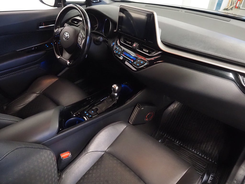 Toyota C-HR Hybrid CVT 122hk X-Edition Läder JBL M-Värm B-Kamera 2018