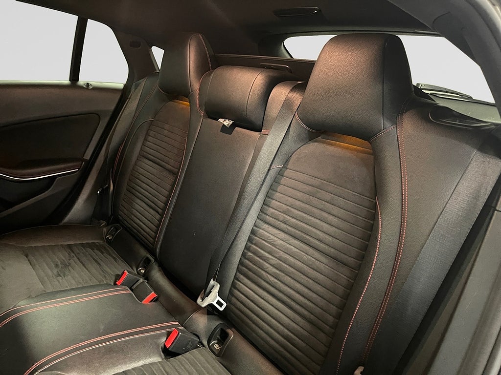 Mercedes-Benz CLA 220d AWD SB AMG Line Dragkrok OBS Renoveringsobjekt bild 10