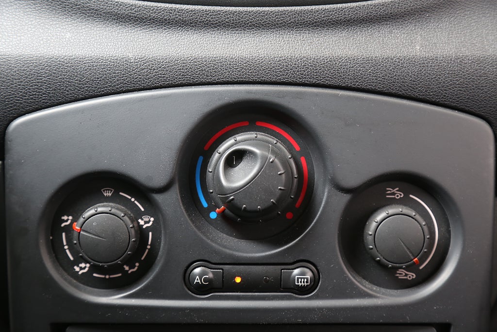 Renault Clio 1,6 112hk Automat 5-dörrars Motorv l Nybesik l Ny K-rem 2006
