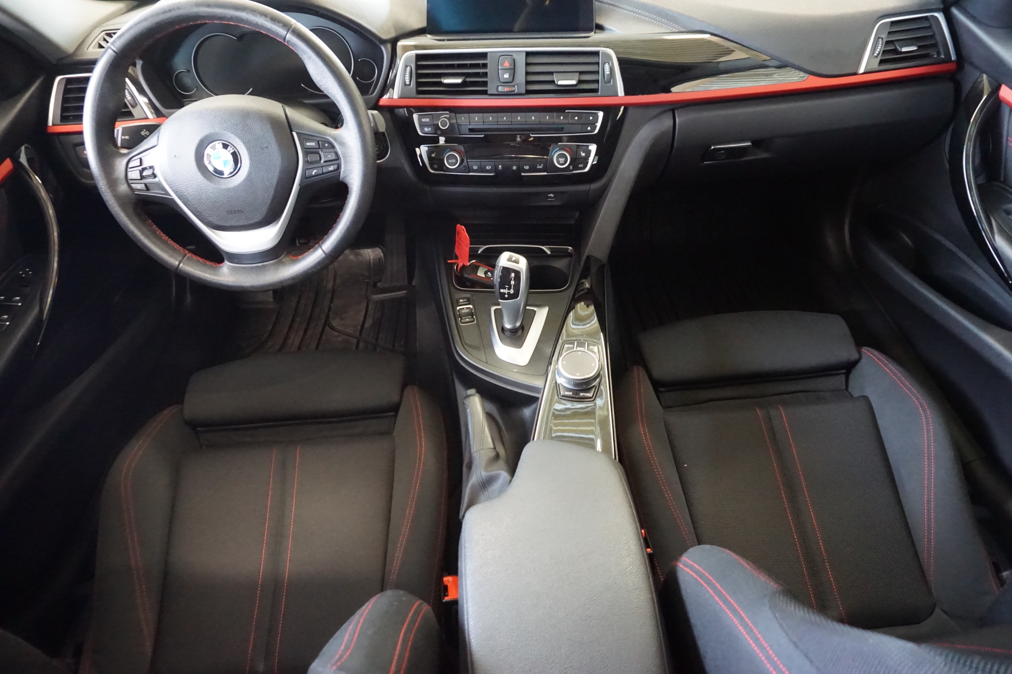 BMW 320 2019, bild 5/45