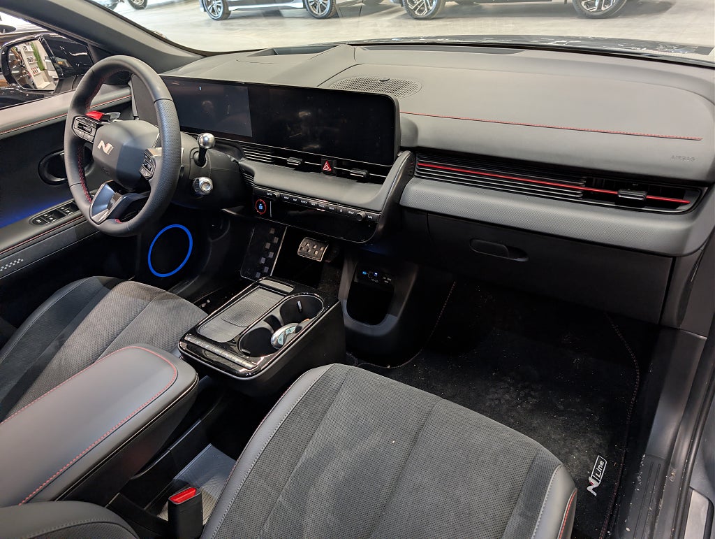 Hyundai IONIQ 5 AWD Advanced *Business Lease* thumbnail