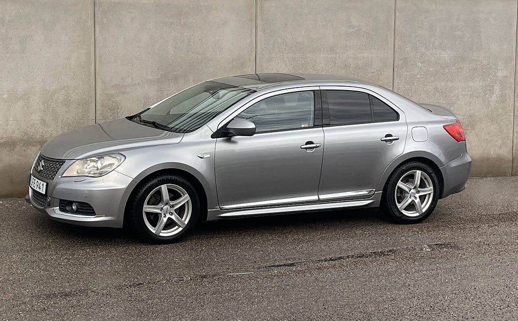 Suzuki Kizashi 2.4 DOHC 16V 4x4 CVT AUTOMAT