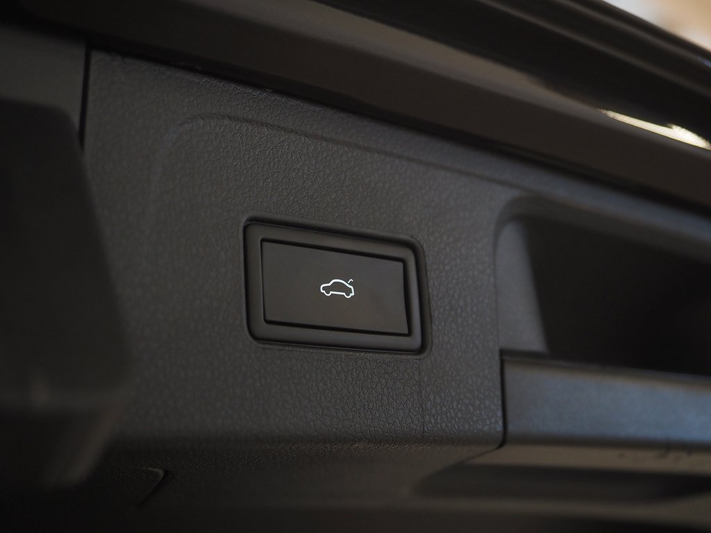 Volkswagen Passat TDI 200hk 4M R-Line |Drag|D-värm|Cockpit| 2022