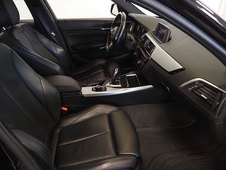 Halvkombi BMW 118I 10 av 21