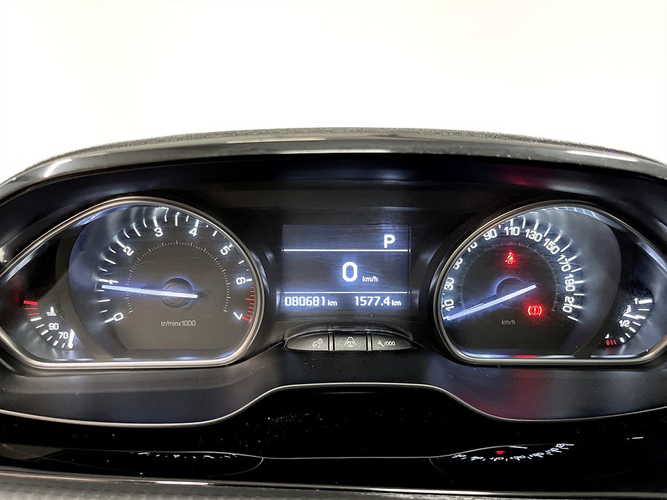 Bild på Peugeot 2008 Allure 1.2 PT 110hk Aut - P-SENSORER BAK