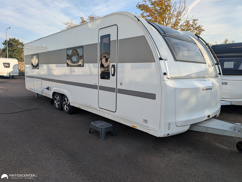 Adria ALPINA 753 HT *Frontkök / Året runt / Stort badrum
