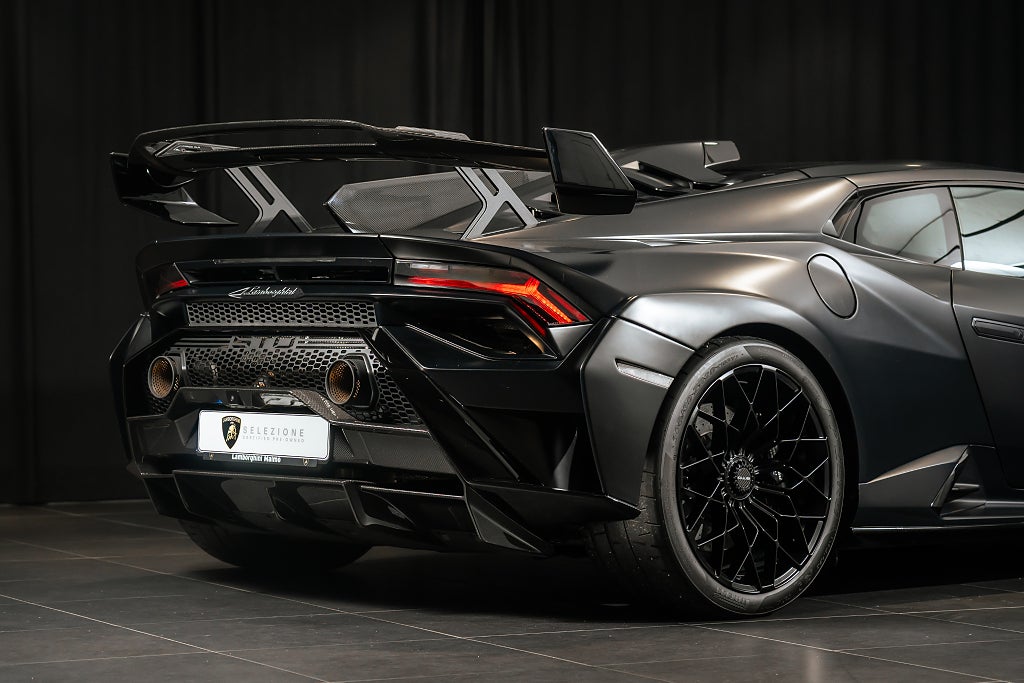 Gallery image 14 of 16