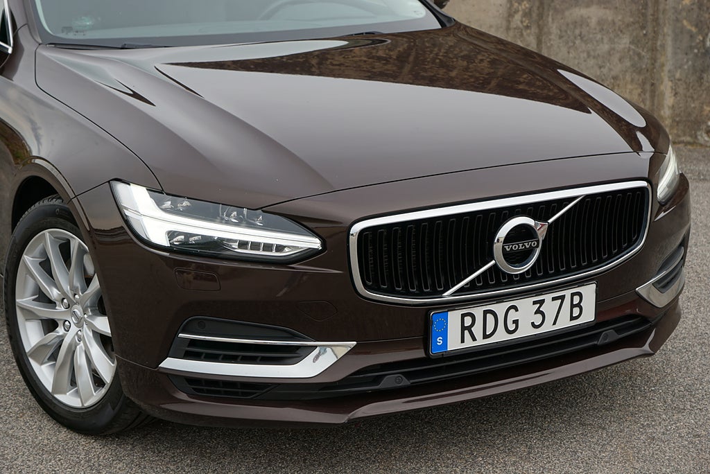 Volvo V90 T8 Recharge AWD Momentum Advanced|Drag|Värmare|B-Kamera