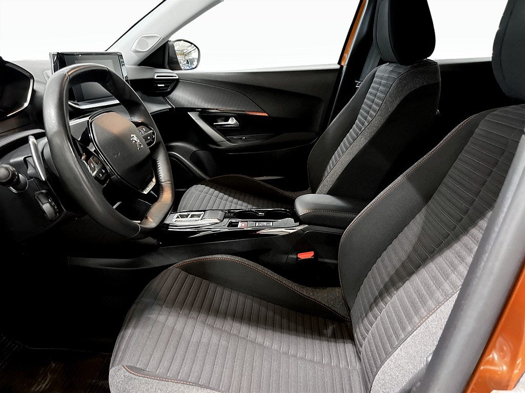 Bild på Peugeot 2008 Active Pack 1.2 PT 130hk Aut - CARPLAY, FARTHÅLLARE