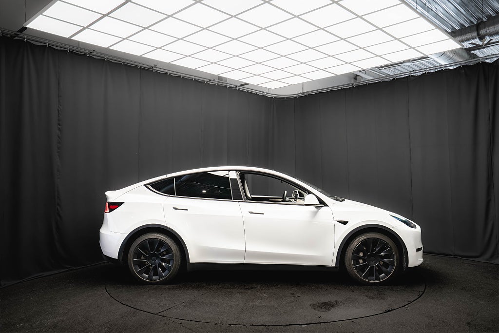 Tesla Model Y Long Range AWD DRAG 20'' PANO LÄDER 1-ÄGARE MOMS