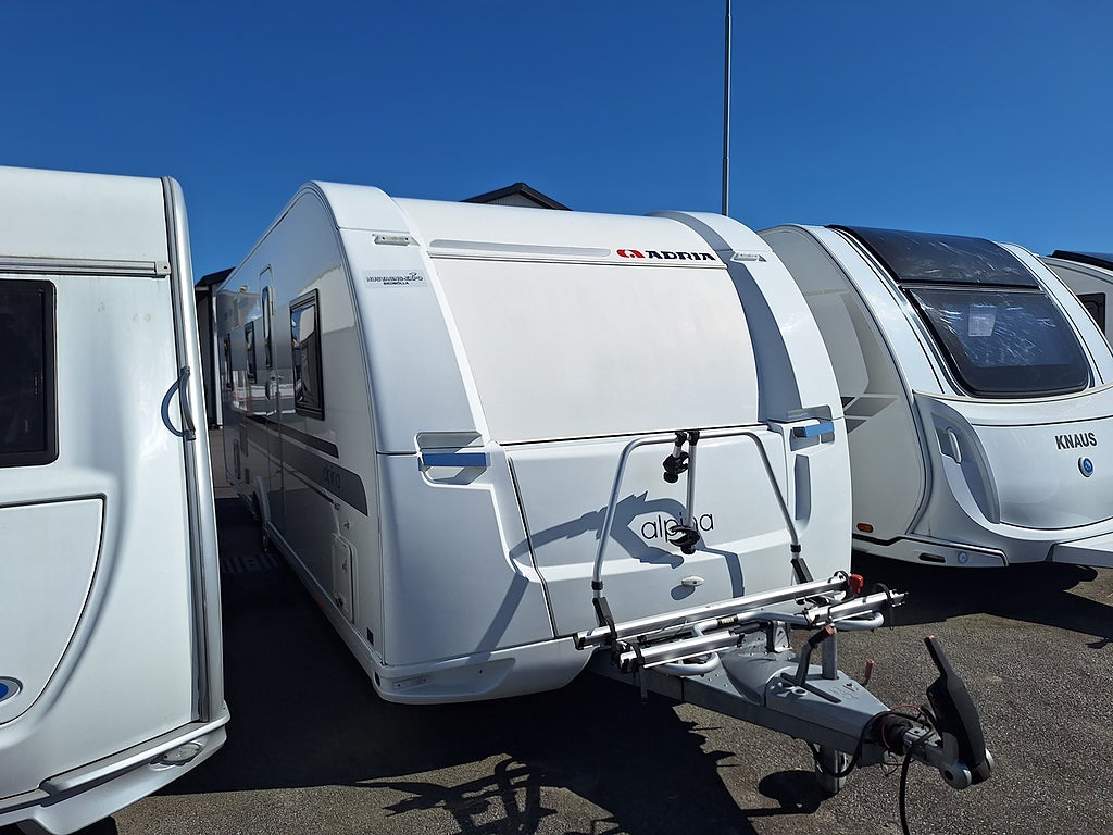 Adria Alpina 663 PT Barnkammare: 3 Bäddar