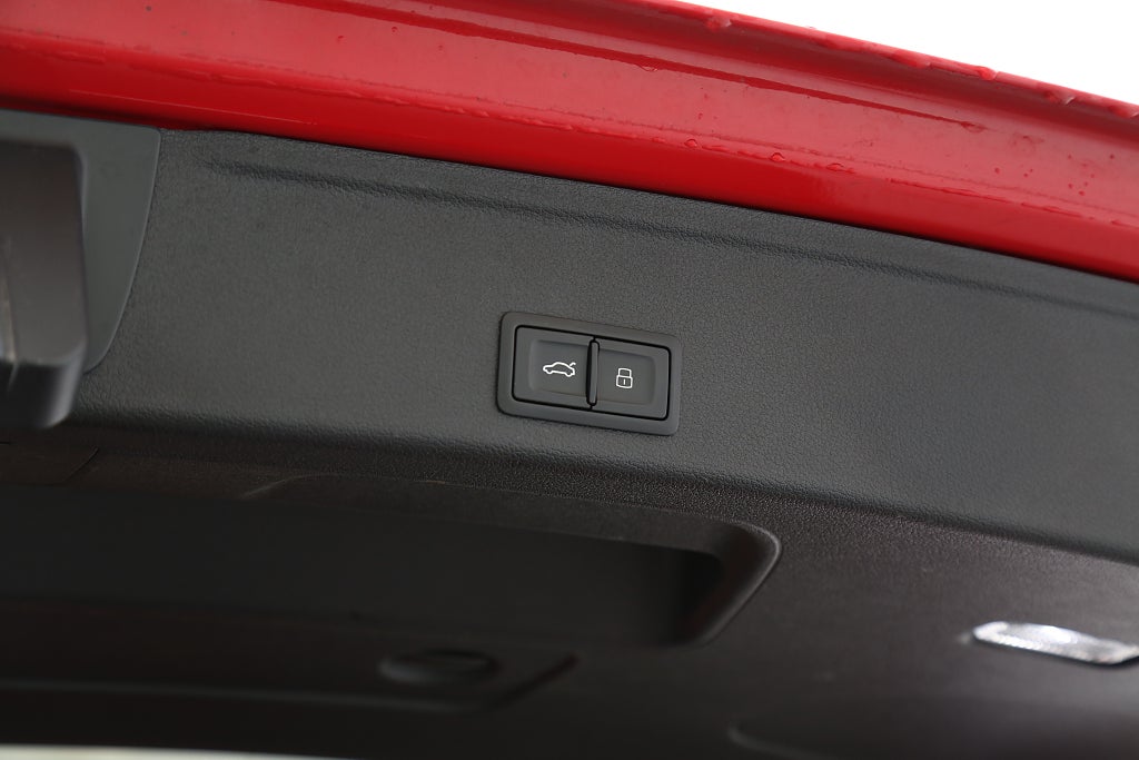 Audi A4 Avant 40 TFSI Quattro S Tronic S Line Värme Drag