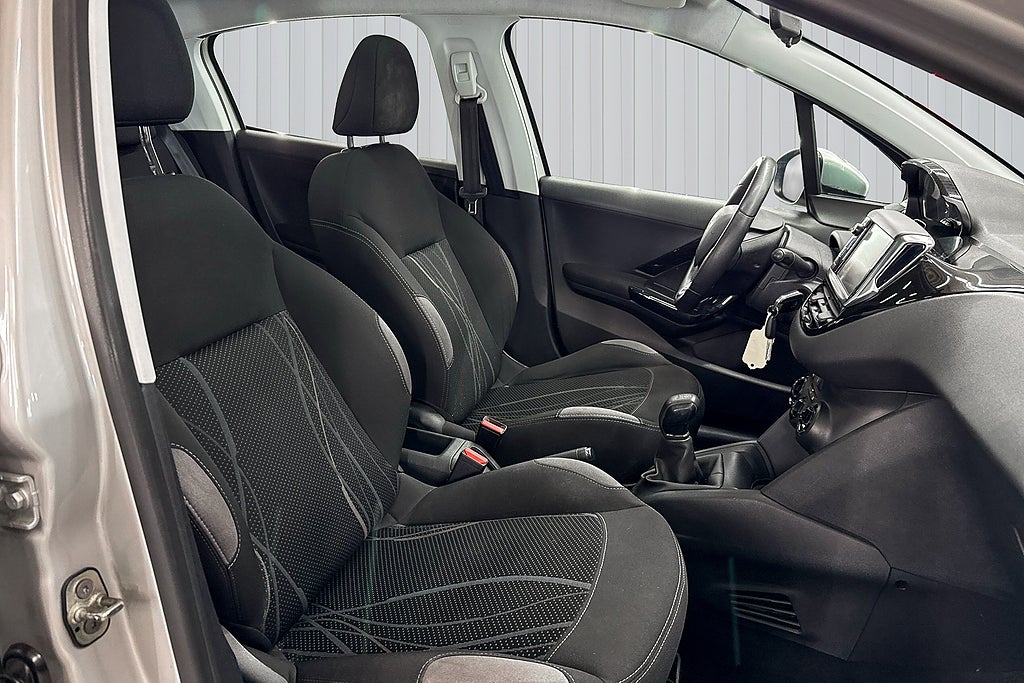 Peugeot 208 2013
