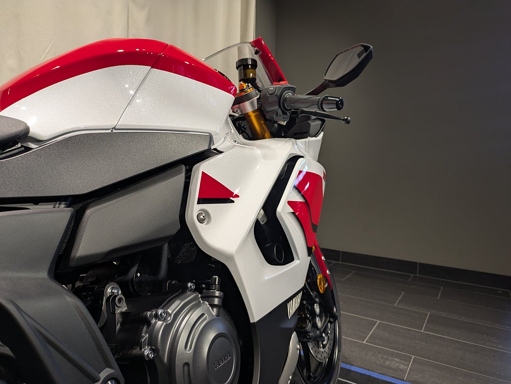Yamaha YZF-R7 70th Anniversary / Räntekampanj 3,45%