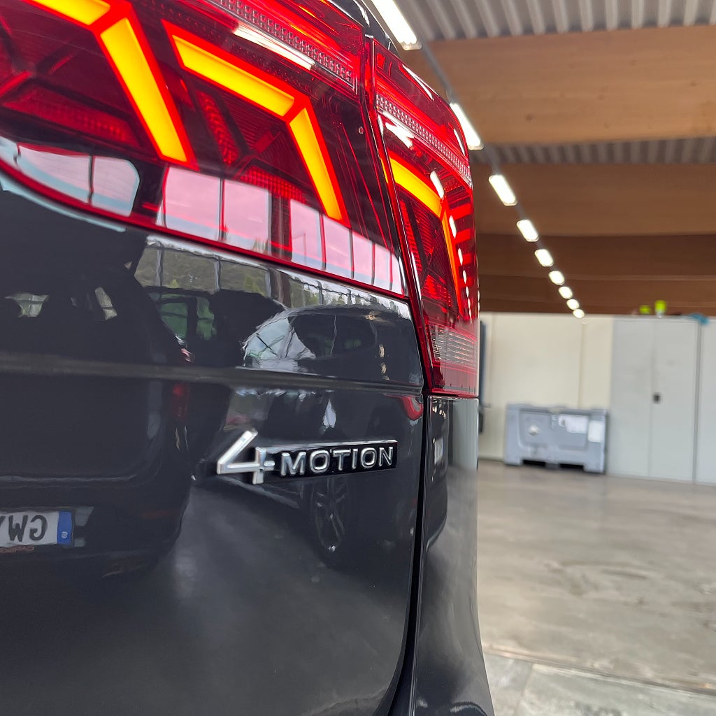 Volkswagen Tiguan 2.0 TDI 4Motion Elegance H&K Cockpit Carplay Navi Drag