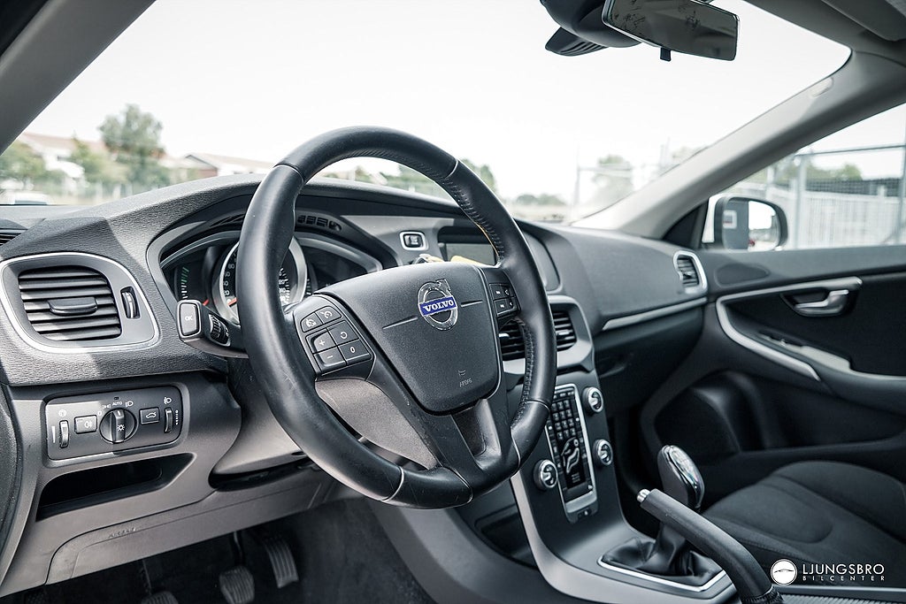 Volvo V40 D2 115hk / Kamrem bytt / Nyservad