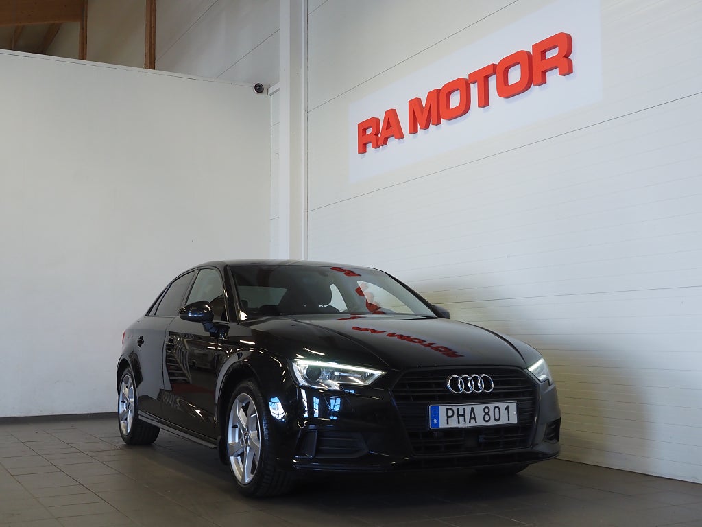 Audi A3 Sedan 1.0 TFSI Comfort Motorvärmare Optikpaket PDC 2017