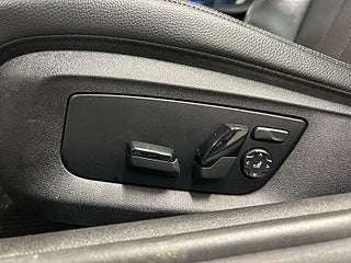 BMW 520d Touring Steptronic Sport line 360°/S&V-Däck/Halvskinn – bild 18