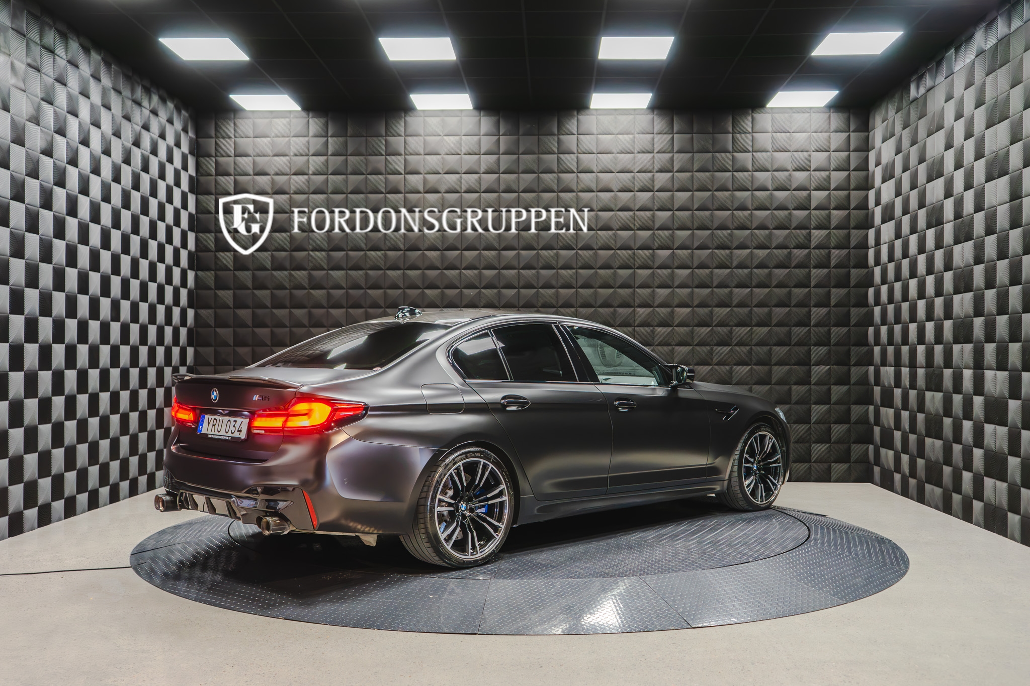 BMW M5 Steg 2 / 740HK / Svensksåld 2019, bild 7/51