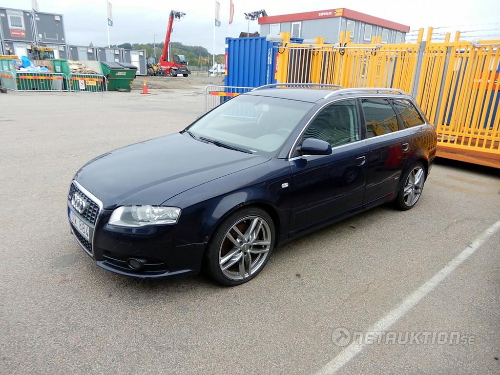 Audi A4 (A-traktor) Avant 2.0 TFSI Comfort, S Line