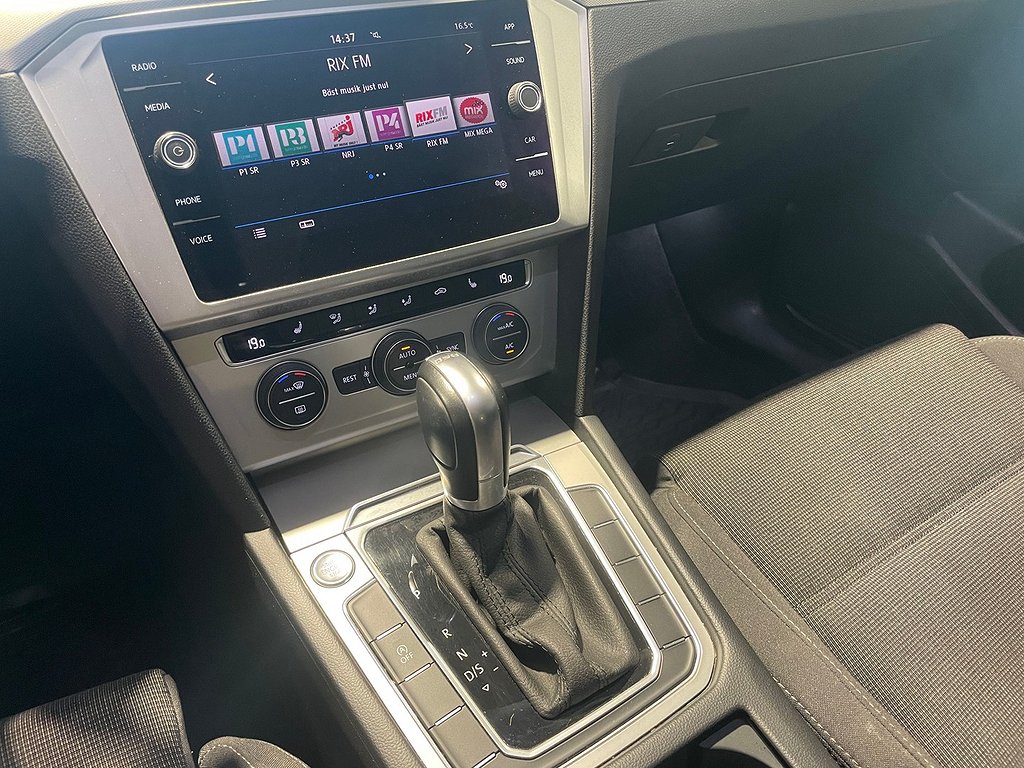 Volkswagen Passat SC 1.4 TSI 150hk R-Line | Drag | Cockpit | 2018