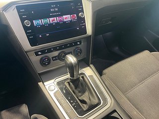 Kombi Volkswagen Passat 16 av 22
