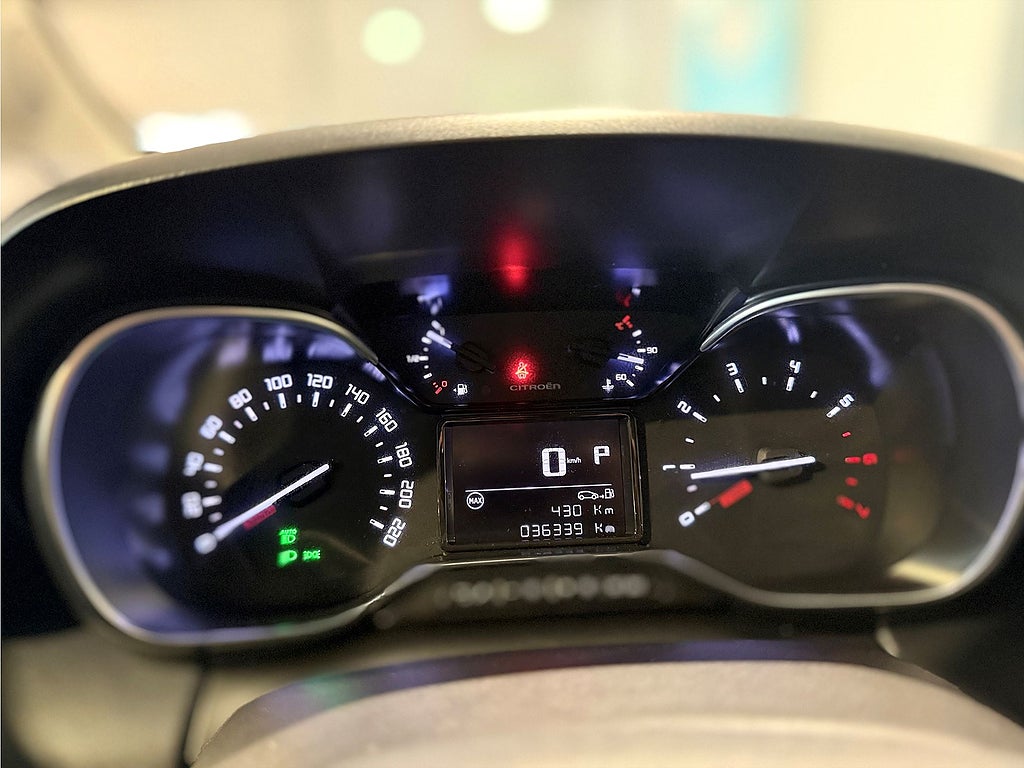 Bild på Citroën C3 Aircross Shine 1.2 PT 130hk Aut -  CARPLAY, BACKSENSORER