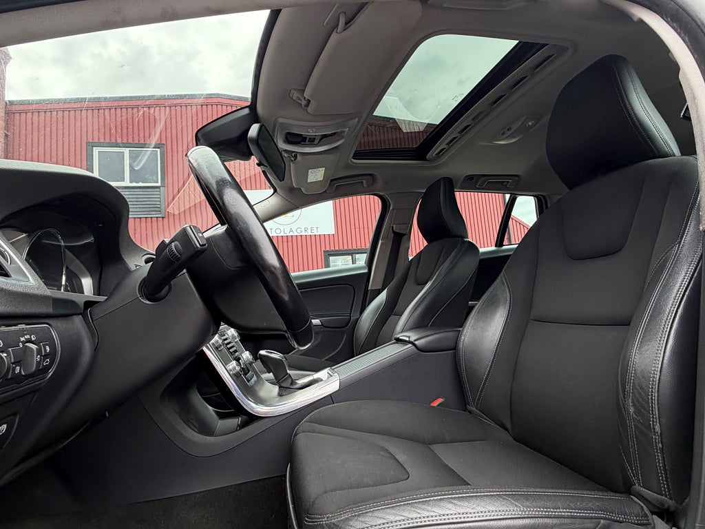 Volvo V60 2015 - miniatyr 10