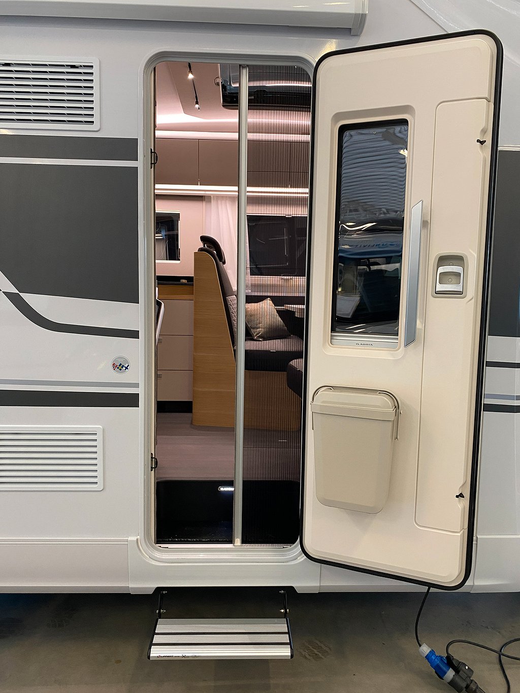 Adria Coral Axess 670 SL / Automat / Safety Pack / Markis  - Adria