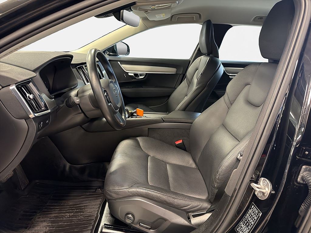 Volvo V90 B4, Momentum, Läder, MOMS, 1 brukare