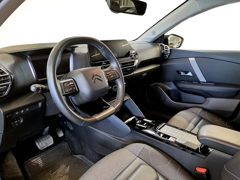 Bild på Citroën C4-X Shine 1.2 PT 130hk Aut B-KAMERA RATTVÄRME