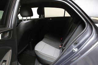 Halvkombi Hyundai i20 12 av 14