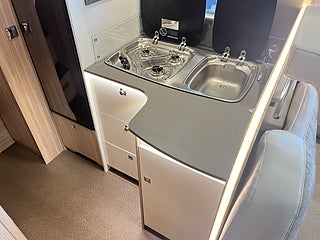 Husbil-integrerad Bürstner LYSEO TIME LIMITED 14 av 26