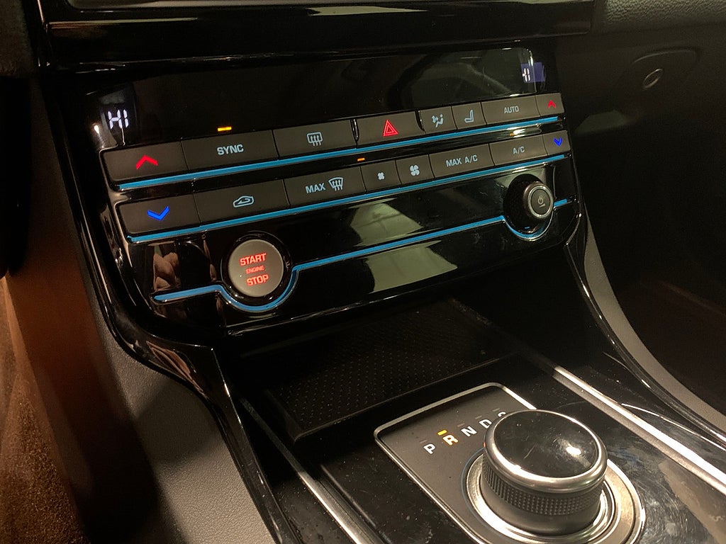 Jaguar XE 20d 180hk Automat | Dieselvärmare | 2018