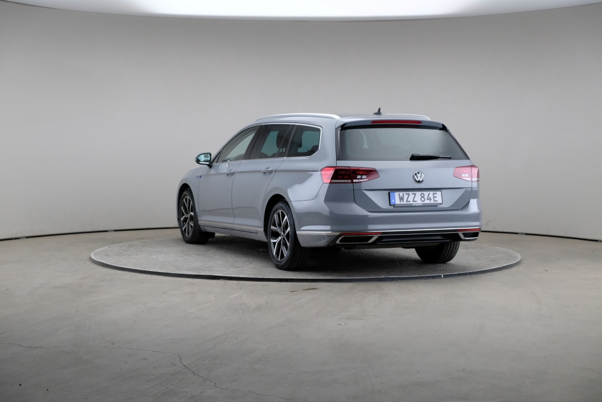 Volkswagen Passat 2023, bild 2/10