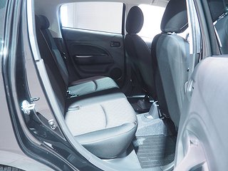 Halvkombi Mitsubishi Space Star 8 av 20
