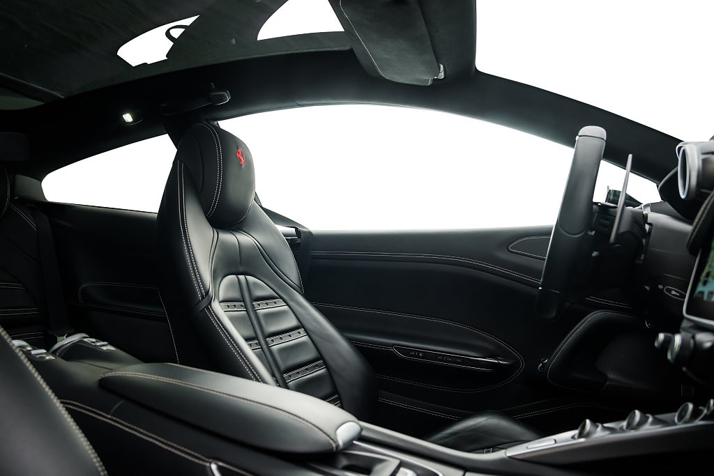 Gallery image 16 of 18