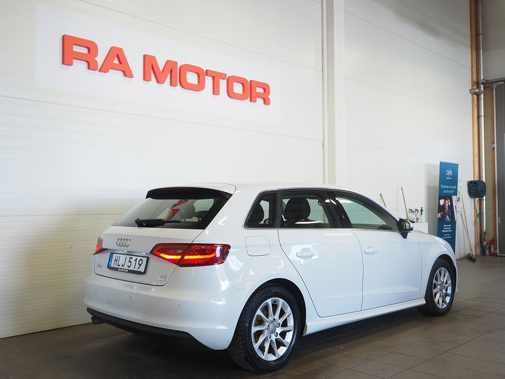 Audi A3 Sportback 1.6 TDI 110hk ultra | Bluetooth | PDC | 2015