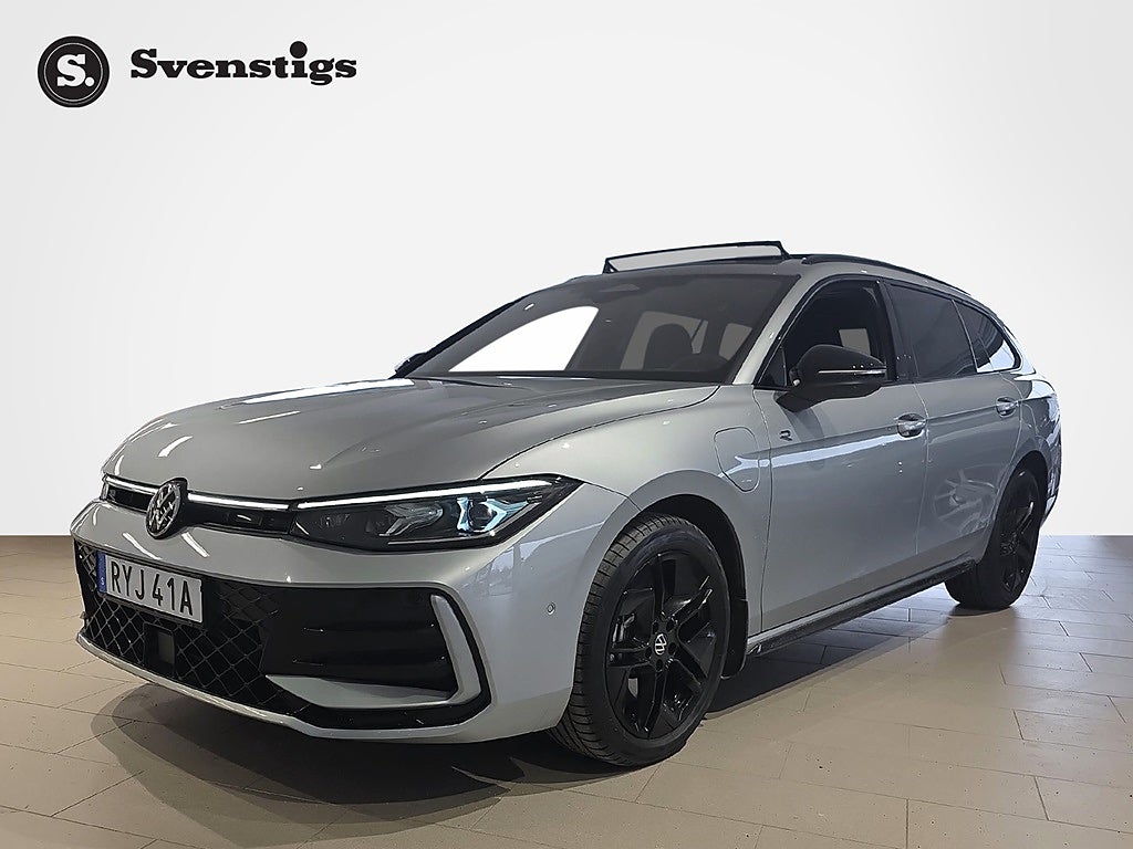 Volkswagen Passat R-LINE 1.5 TSI EHYBRID 272hk DRAG VÄRMARE