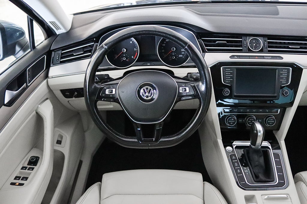 Volkswagen Passat 2.0 TDI GT Executive Skinn Dragkrok