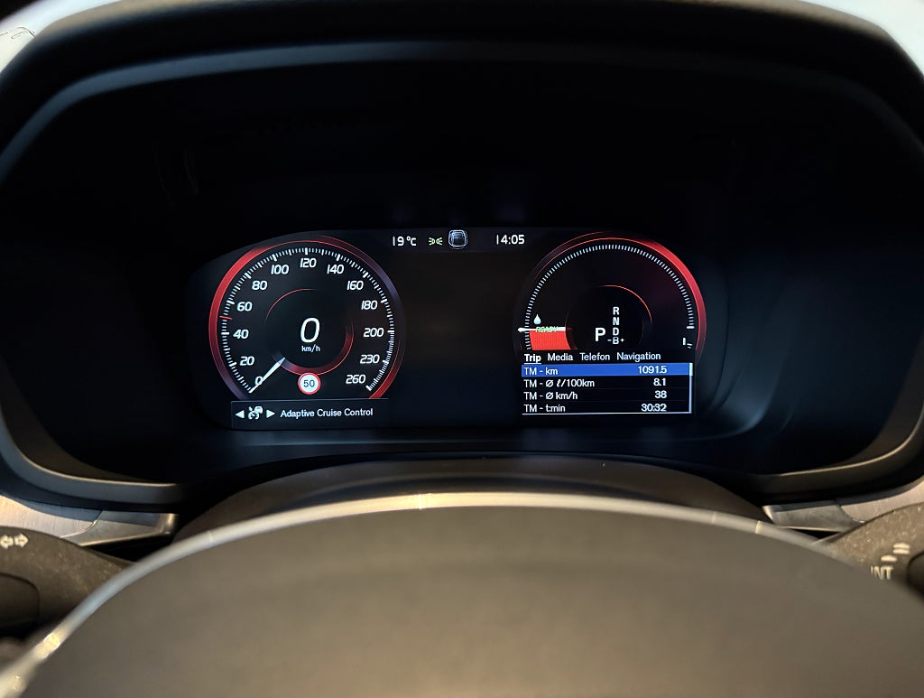 Volvo V60 T6 Twin Engine AWD Geartronic Momentum Advanced MOMS