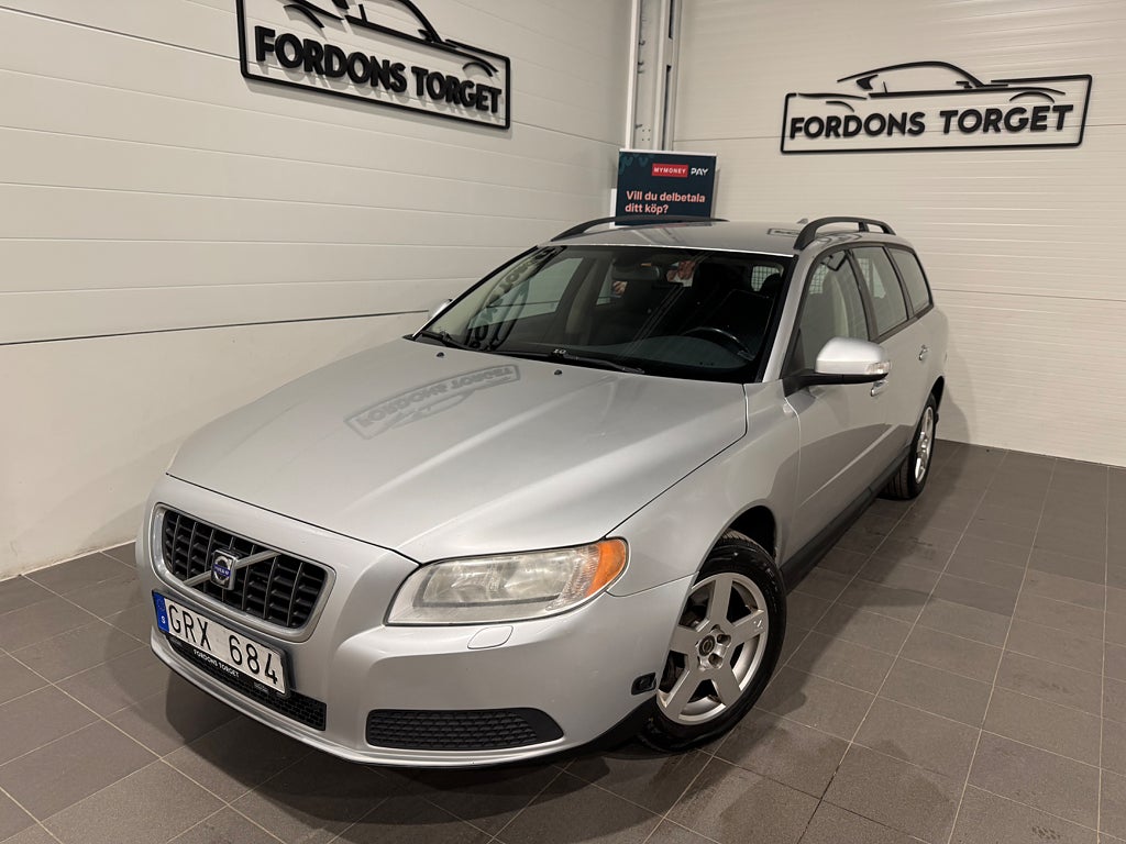 Volvo V70 2.5T Geartronic R-Fälgar|Värmare|Drag|Nyservad|