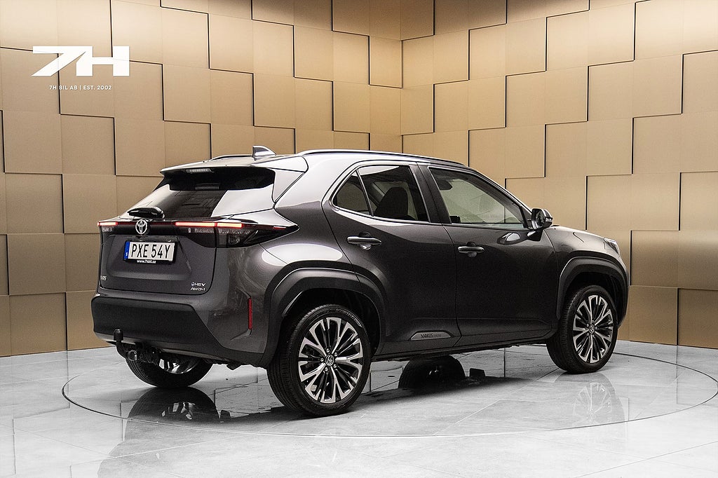 Toyota Yaris Cross Hybrid 130 AWD-i e-CVT Style / Kamera / Moms