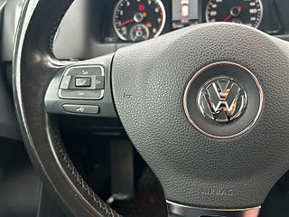 Volkswagen Tiguan 4Motion Sport & Style SoV-Däck/Värmare/Drag – bild 20