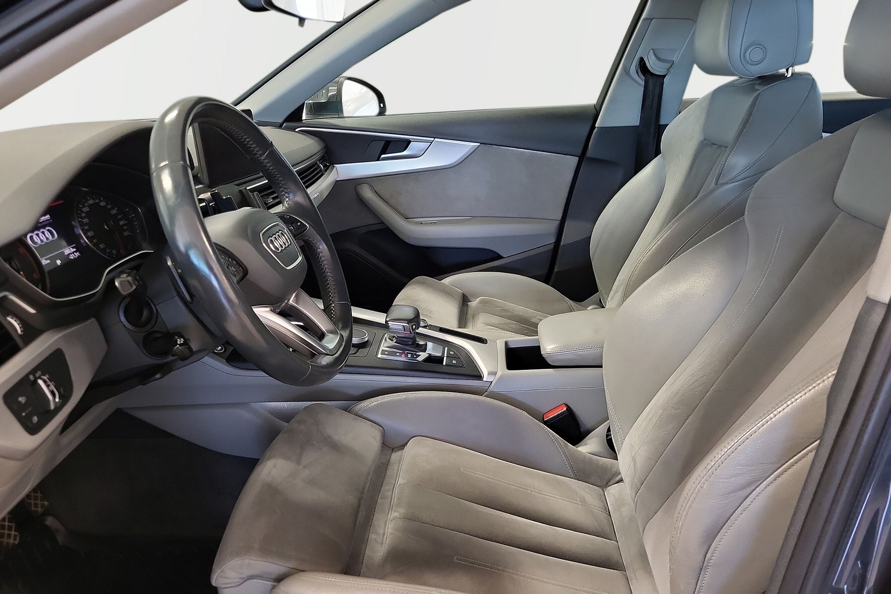 Audi A4 2018, photo 6/10